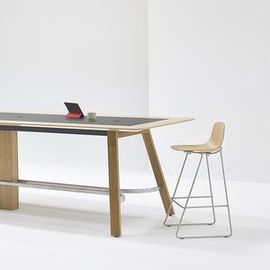 moderner Hocker