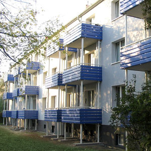 Platten-Balkon / mit Stangen / Metall