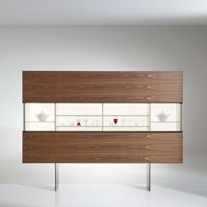 Sideboard mit hohen Beinen
