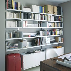 wandmontiertes Regal / modern / lackierter Stahl / für Büro