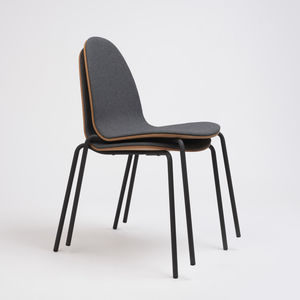 moderner Stuhl 1