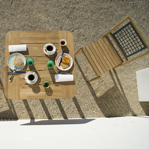 moderner Bistrotisch