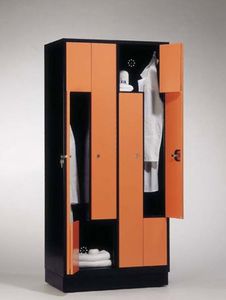 Metall-Garderobenschrank 1