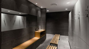 Holz-Garderobenschrank
