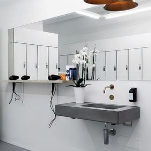 Garderobenschrank / verzinkter Stahl 1