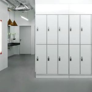 Garderobenschrank / verzinkter Stahl 1