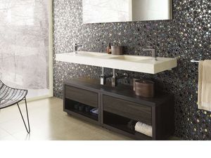 Badezimmer-Rollschrank