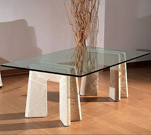 moderner Couchtisch