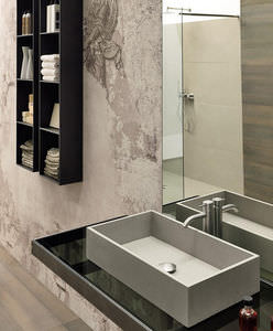 Badezimmer-Säulenschrank