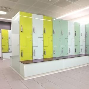 Glasgarderobenschrank 1