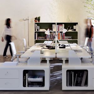 Moderner Besprechungstisch - GRAPHIS - TECNO - Laminat / rund