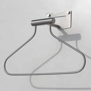 wandmontierter stummer Diener