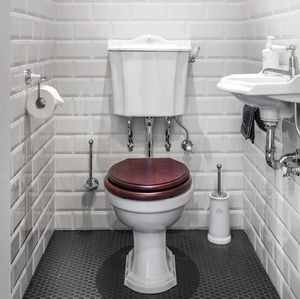 freistehendes WC 1