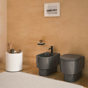 Bidet in Wandnähe