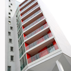 Platten-Balkon / Glas