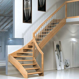 viertelgewendelte Treppe / Holzrahmen / Holzstufen / ohne Setzstufe