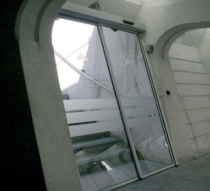 Eingangstür / Schiebe / Glas / für öffentliche Einrichtungen