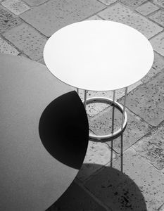 moderner Beistelltisch 1