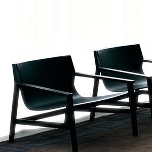 moderner Kaminsessel / aus Nussbaum / von Piero Lissoni