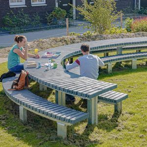 moderner Picknicktisch