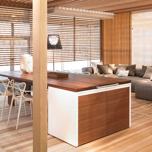 Arbeitsplatte aus Corian® / aus Mahagoni / rote Zeder / Küchen