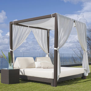 Garten-Bett / Himmel 1