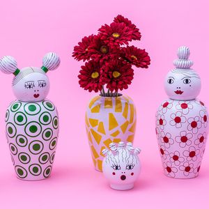 moderne Vase / Porzellan