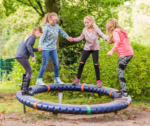 Spielplatz-Drehgerät / Kinder