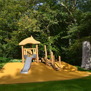 Holz-Spielplatzgerät 1
