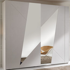 moderner Kleiderschrank / lackiertes Holz / Schiebetüren / Spiegel