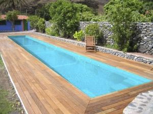 einteiliges Schwimmbecken 1