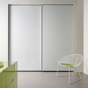 moderner Kleiderschrank 1