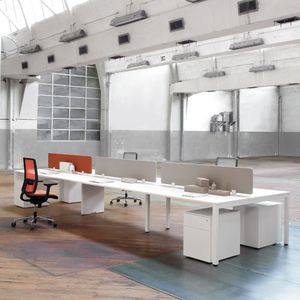 Schreibtisch für Open Space