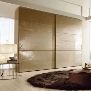 moderner Kleiderschrank 1