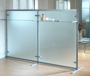 bodenstehende Bürotrennwand