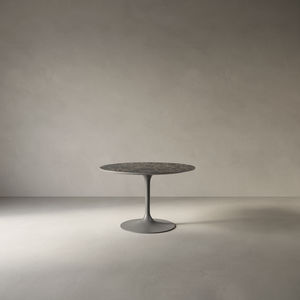 Tisch / minimalistisches Design