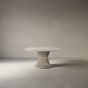 minimalistischer Tisch 1