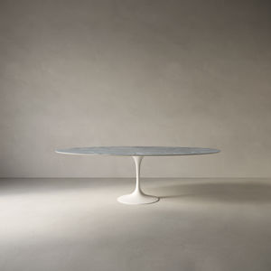 Tisch / minimalistisches Design