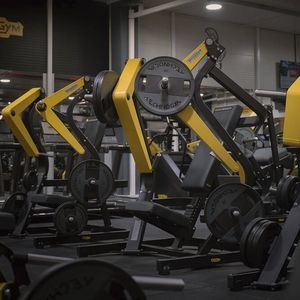 Brustpressbank-Fitnessgerät
