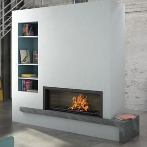 moderner Kamin / geschlossene Feuerstelle / Einbau / Marmor