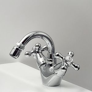 Bidet-Zweigriffmischer 1