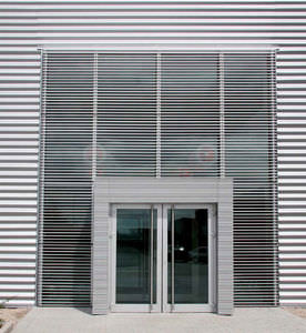 Fassadenverkleidung aus Lamellen / Aluminium / Dekorputz / Legierung