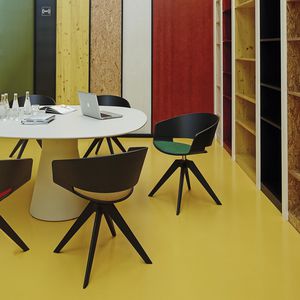moderner Stuhl