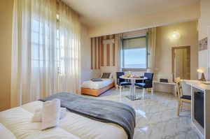 modernes Hotelzimmer 1