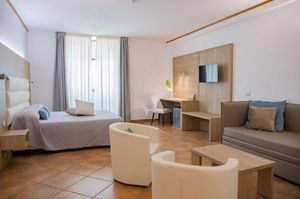 modernes Hotelzimmer 1
