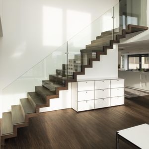 gerade Treppe 1