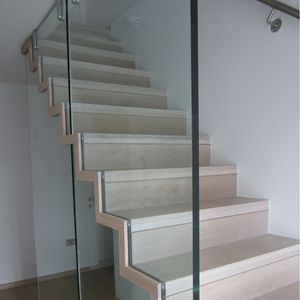 gerade Treppe 1