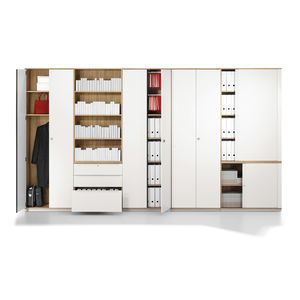 hoher Aktenschrank