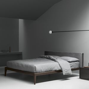 Doppelbett / modern / gepolstertes Kopfteil / Stoff