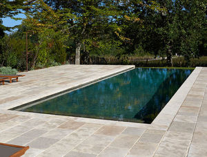 Überlaufschwimmbecken